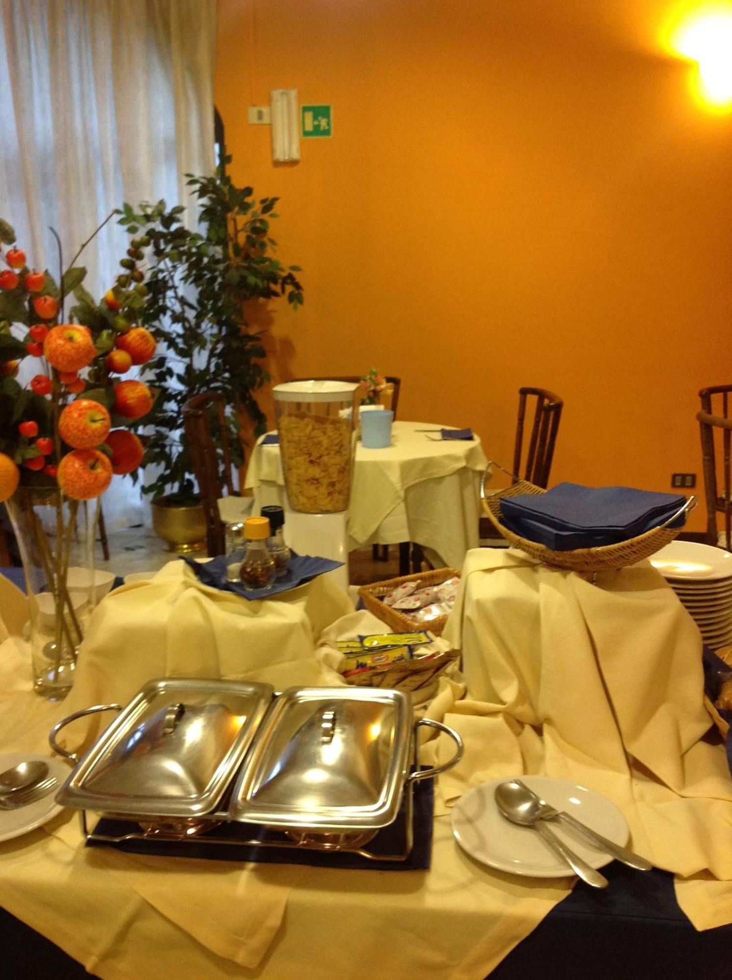 Aer Hotel Malpensa Oleggio Extérieur photo