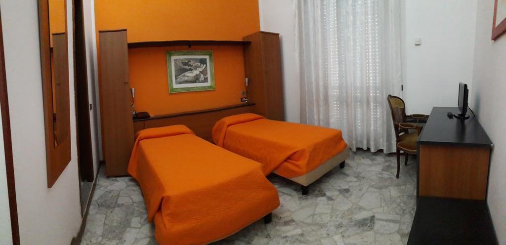 Aer Hotel Malpensa Oleggio Extérieur photo